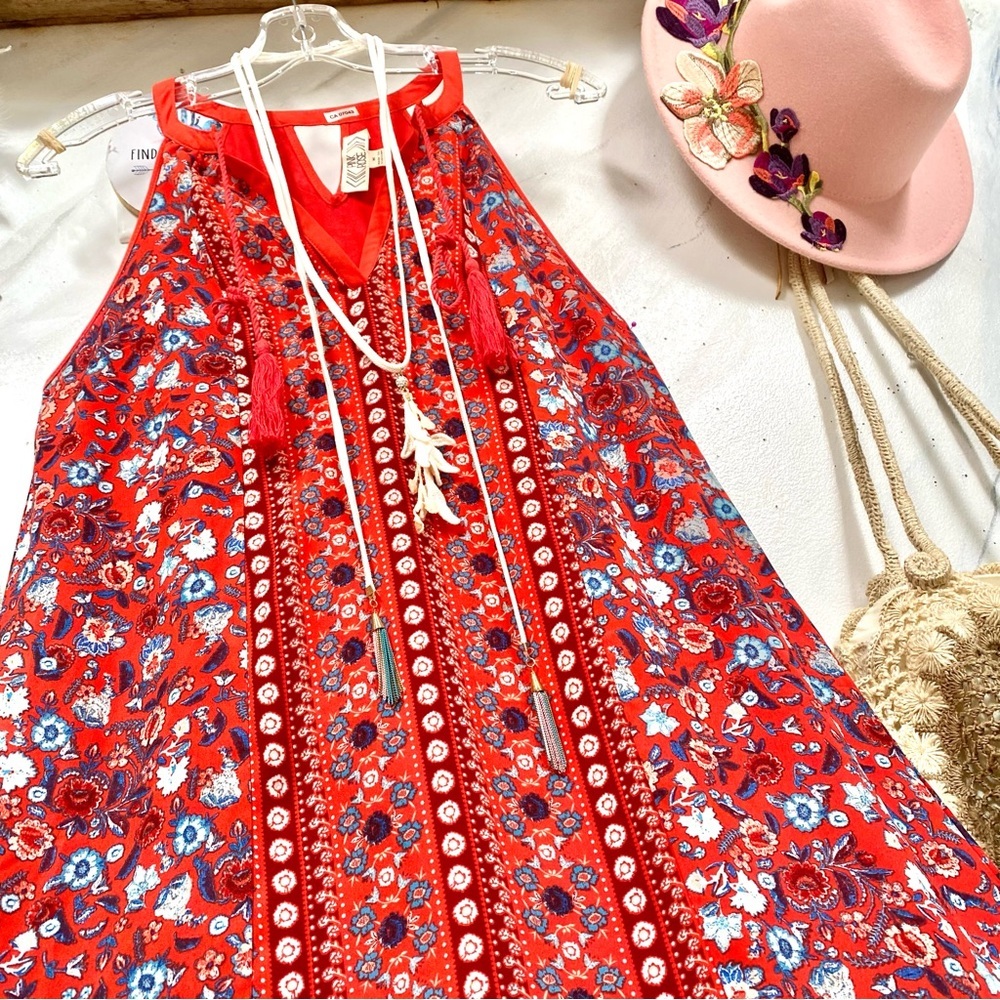 Beautiful halter boho dress w shabby chic resort vacay beach vibe
